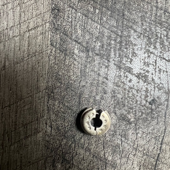 Pandora Sparkling Pavé Lines & Logo Clip Charm - Picture 4 of 4